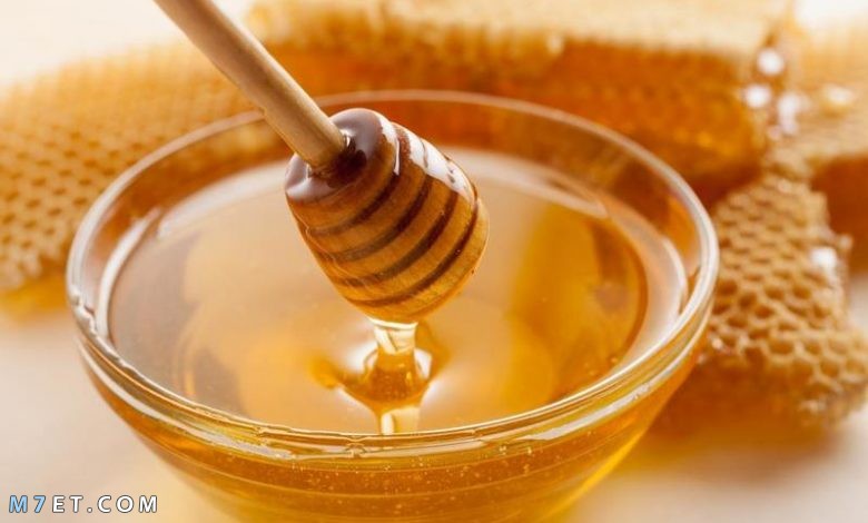 فوائد العسل للشفاه