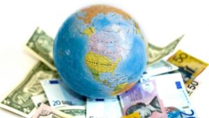 رسوم تحويل الأموال من الخارج إلى مصر